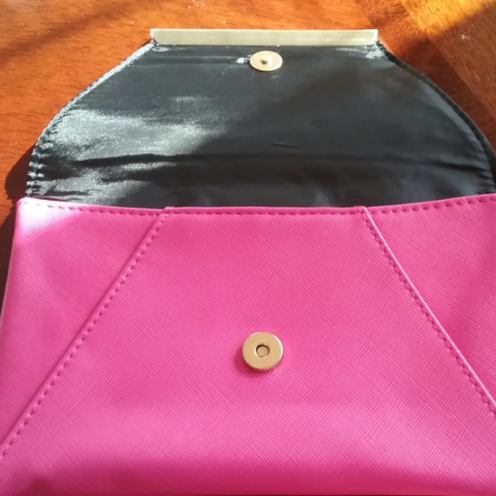 JUICY COUTURE CLUTCH - Picture 2 of 2